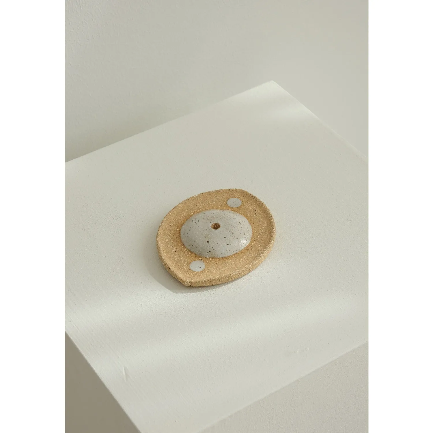 New Rachel Charge Seer Incense Holder - Sand/White